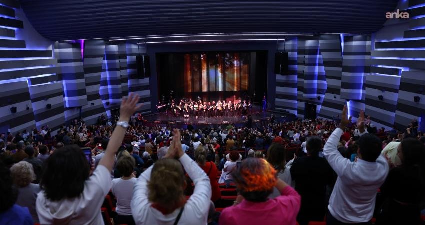 Çankaya Atatürk Sanat Merkezi, kamu kurumlarının sanatsal etkinliklerine ev sahipliği yapacak Çankaya Belediyesi tarafından hizmete açılan Atatürk Sanat Merkezi (ASM), çağdaş