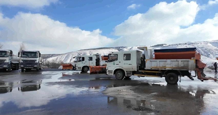 Çankaya Belediyesi, yeni yılın ilk gününde etkisini gösteren kar yağışı