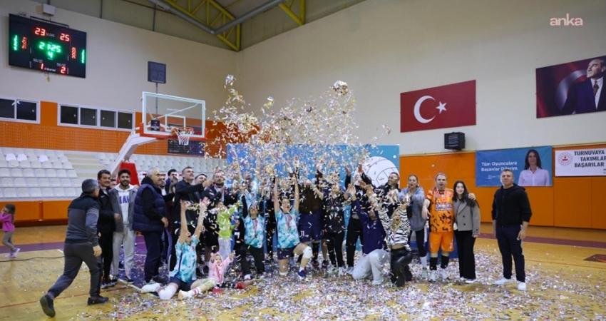 Çeşme Belediyesinin düzenlediği Birimler Arası Voleybol Turnuvası, final karşılaşmaları ve