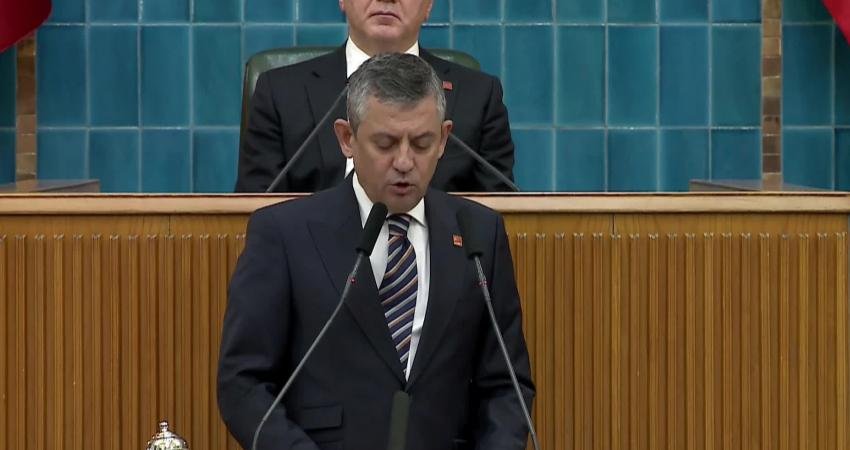 CHP Genel Başkanı Özgür Özel, Suriye'de yaşanan gelişmelere ilişkin olarak,