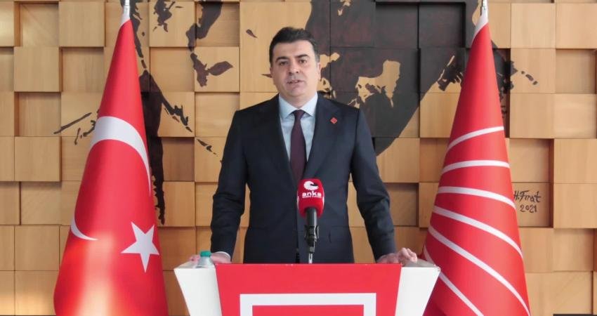CHP Sözcüsü Zeynel Emre, Aziz İhsan Aktaş'ın araç hediye ettiği
