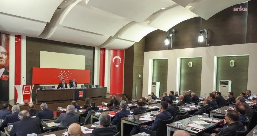 CHP Genel Başkanı Özgür Özel, partisinin 81 il başkanıyla yaptığı