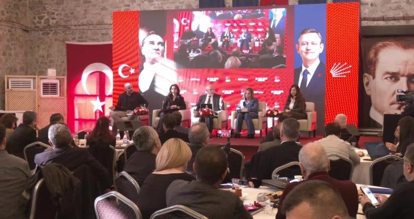 CHP Genel Başkan Yardımcısı Burhanettin Bulut: “Meselenin çözümü yine Cumhuriyet Halk Partisi iktidarında” CHP Genel Başkan Yardımcısı Burhanettin Bulut, İzmir’de düzenlenen Ege Yerel