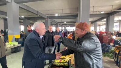 CHP Manisa Milletvekili Ahmet Vehbi Bakırlıoğlu, Manisa Akhisar’daki pazar yerine