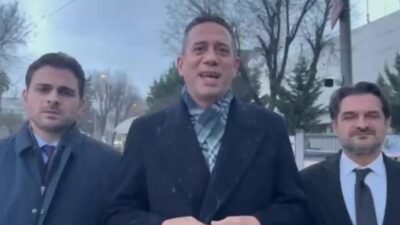 CHP Grup Başkanvekili Ali Mahir Başarır, gözaltına alınan Migros işçilerine