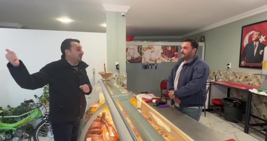 CHP’li Başevirgen Manisalı esnafın sorunlarını dinledi: Krediden alacak olduğum para 550 bin lira, 525 bin lira BAĞ-KUR borcu çıktı CHP Manisa Milletvekili Bekir Başevirgen, Manisa'da esnafların sorunlarını dinledi. CHP'li