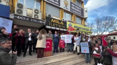 CHP Isparta Milletvekili Hikmet Yalım Halıcı, Isparta Meydanı’nda emeklilere seslenerek,