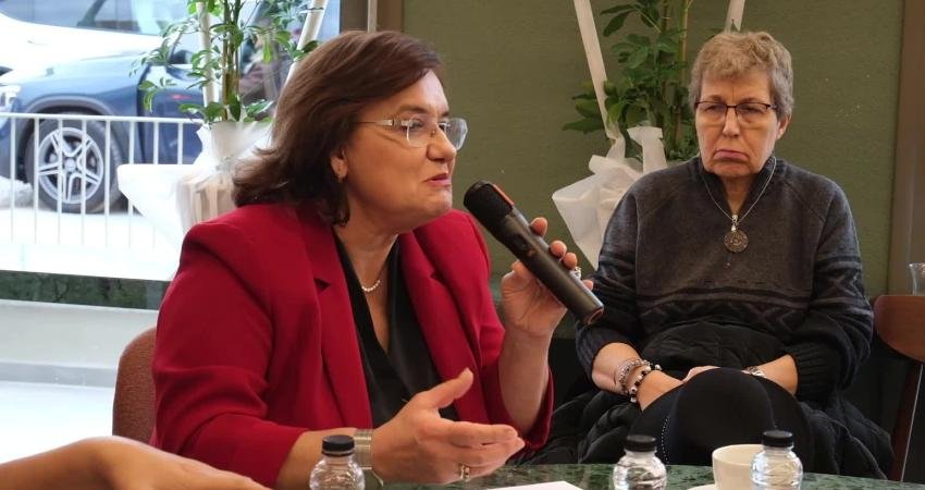 Denizli'de CHP Denizli Milletvekili Gülizar Biçer Karaca ile gazeteci-yazar Çiğdem