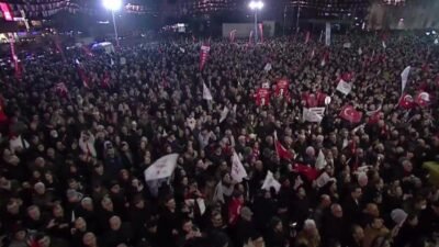 CHP Genel Başkanı Özgür Özel, AK Parti iktidarının Türkiye'yi yoksullukta,