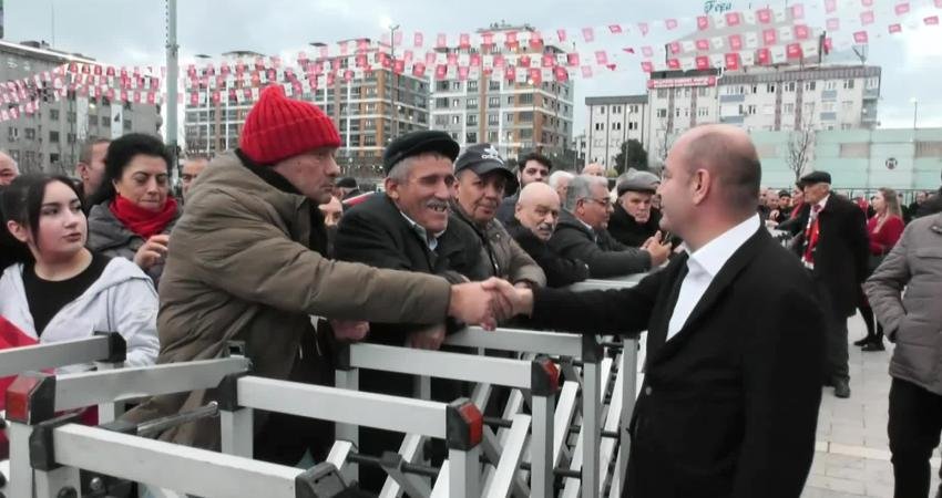 CHP'nin Bağcılar'da düzenlediği mitingde konuşan bir yurttaş, "Artık 24 yıldır