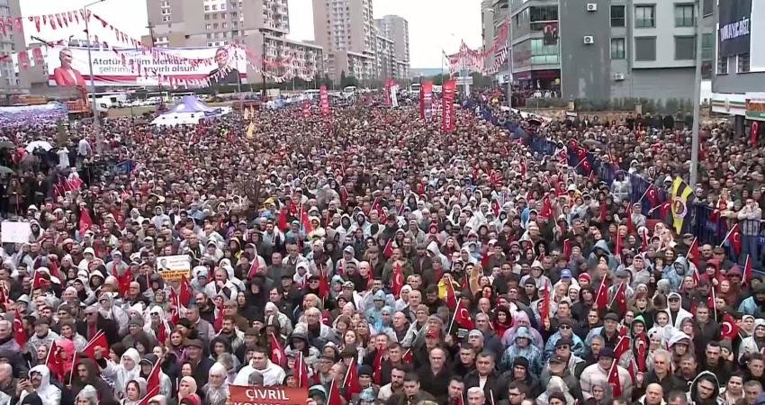 CHP Genel Başkanı Özgür Özel, Denizli'de "Millet İradesine Sahip Çıkıyor"
