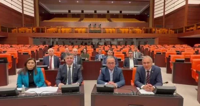 CHP İstanbul Milletvekili Suat Özçağdaş, CHP milletvekillerinin asgari ücretin 39