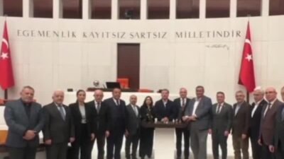 CHP Grup Başkanvekili Murat Emir, TBMM Genel Kurulu'nda devam eden