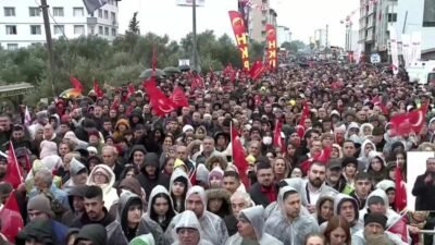 CHP Genel Başkanı Özgür Özel, emekli maaşlarının "sefalet ücreti" olduğunu,