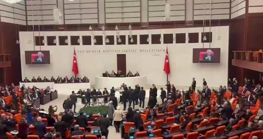 TBMM Genel Kurulu'nda en düşük emekli aylığının artırılmasını da içeren