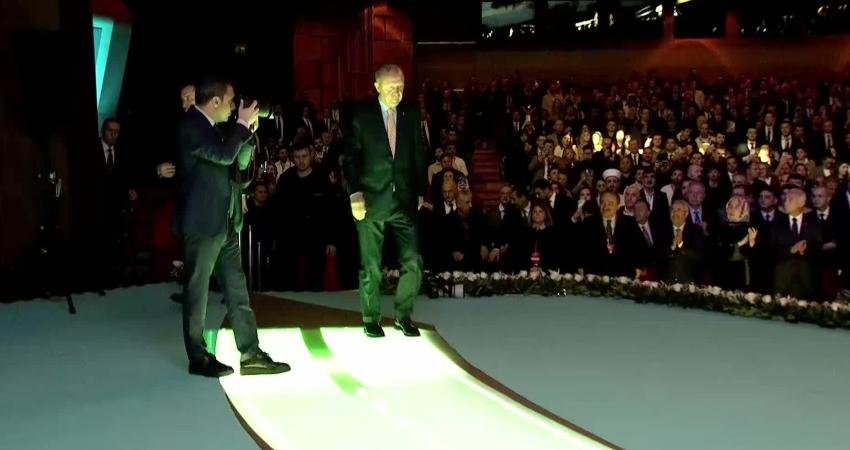 Cumhurbaşkanı Erdoğan: “Hukukun işlemesine, mahkemelerin Türk milleti adına hesap sormasına, hakkın er veya geç yerini bulmasına engel olamazsınız Cumhurbaşkanı Recep Tayyip Erdoğan, "Hukukun işlemesine, mahkemelerin Türk milleti adına