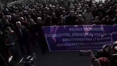 DEM Parti, Suriye'de yaşanan olaylarla ilgili Mardin Nusaybin'de yürüyüş düzenledi.