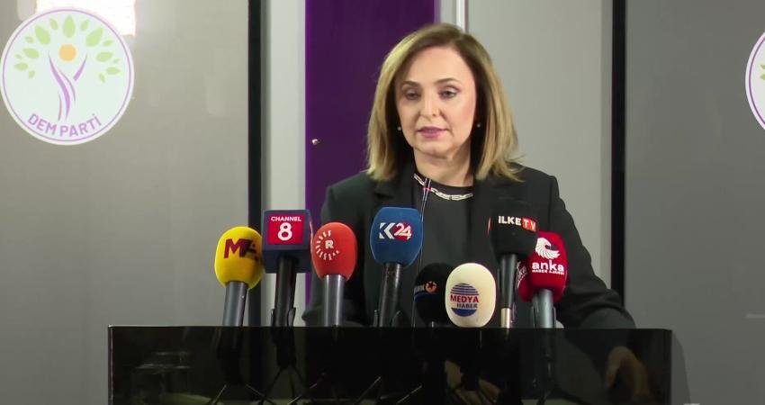 DEM Parti Sözcüsü Ayşegül Doğan, Rojava'ya insani yardımların ulaşması için