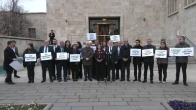 DEM Parti grubu, Suriye ordusunun Halep'te başlattığı operasyona tepki gösterdi.