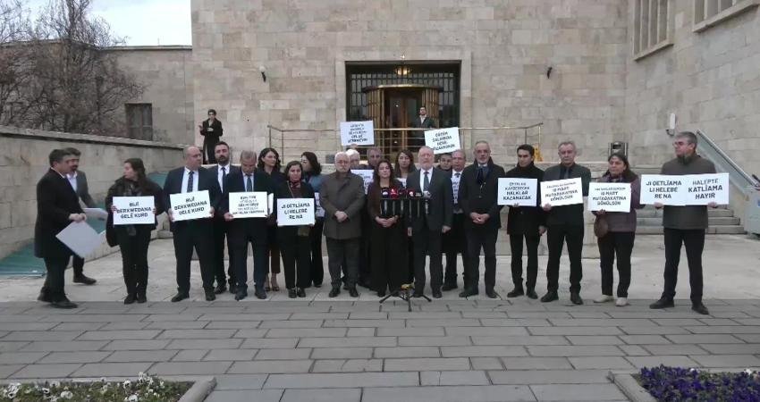 DEM Parti grubu, Suriye ordusunun Halep'te başlattığı operasyona tepki gösterdi.