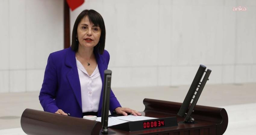 DEM Partili Konukçu, Hatay Eğitim ve Araştırma Hastanesi’nin yıkılmasına ilişkin kamu görevlerine soruşturma izni verilmemesini TBMM gündemine taşıdı DEM Parti İstanbul Milletvekili Kezban Konukçu, ANKA Haber Ajansı'nın gündeme