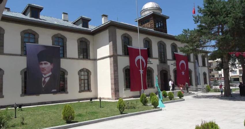 Gazi Mustafa Kemal Atatürk’ün öncülüğünde, "Manda ve himaye kabul edilemez"
