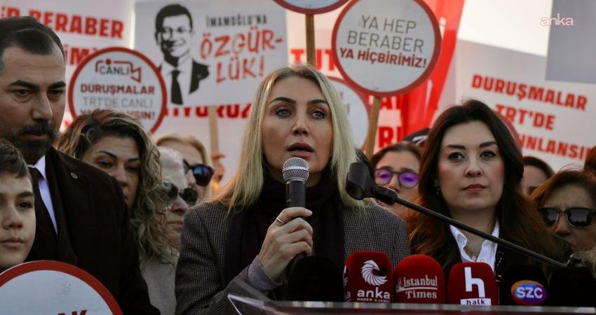 Dilek Kaya İmamoğlu’ndan MHP’li Yıldız’a “canlı yayın” yanıtı: “Her şey Türkiye Büyük Millet Meclisi’nin elindedir” CHP'nin tutuklu Cumhurbaşkanı adayı Ekrem İmamoğlu'nun eşi Dilek Kaya İmamoğlu,