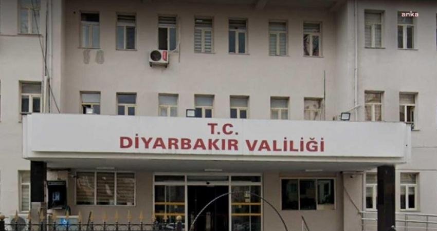 Diyarbakır Valiliği: İl Emniyet Müdürlüğü ana hizmet binasının vatandaş girişinin bulunduğu yola el yapımı patlayıcı atıldı Diyarbakır Valiliği, İl Emniyet Müdürlüğü ana hizmet binasının vatandaş girişinin