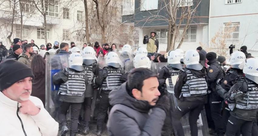 Suriye ordusu ve SDG güçleri arasında yaşanan çatışmaları protesto etmek