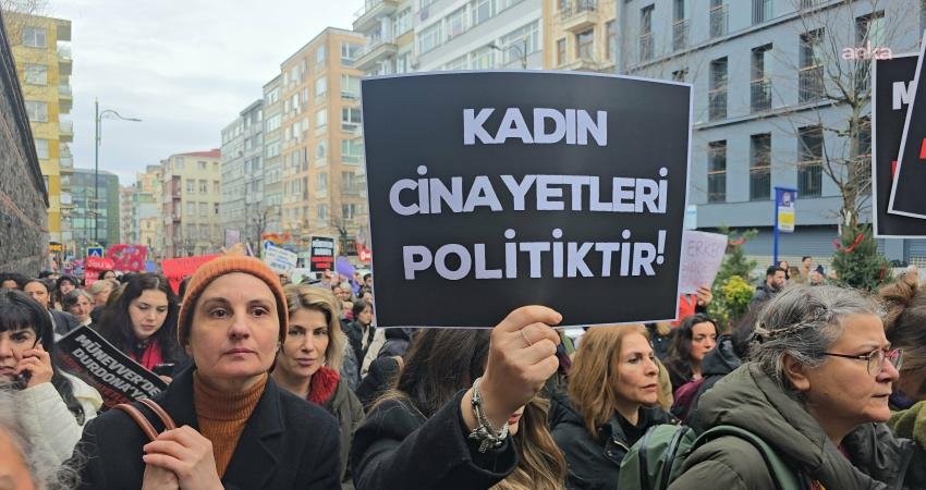 Durdona Khakımova cinayetiyle ilgili 3 kişi gözaltına alındı İstanbul'un Şişli ilçesinde çöp konteynerinde, cesedi parçalanmış halde bulunan Durdona