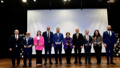 Bornova Belediyesi, eğitime verdiği destek ve genç odaklı çalışmalarıyla İzmir