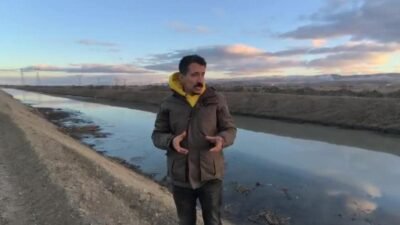 Eber Gölü Yaşasın Hareketi Başkanı Ekrem Önder Çiftçi, Akarçay’da incelemelerde bulunarak,