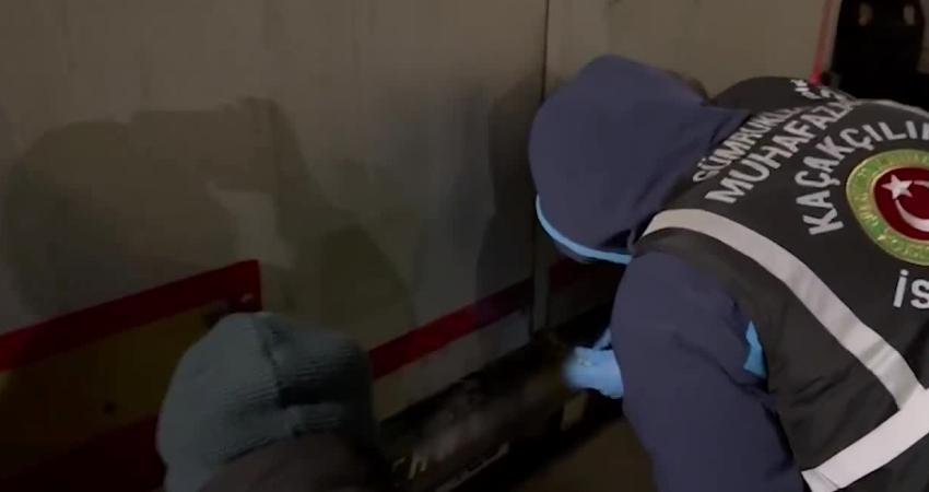 İçişleri Bakanı Ali Yerlikaya, Edirne’de düzenlenen uyuşturucu operasyonunda 220,7 kilogram