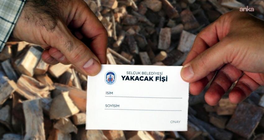 Efes Selçuk Belediyesi’nden sosyal desteğe ihtiyaç duyan ailelere yakacak fişi desteği Efes Selçuk Belediyesi, bu yıl da kış aylarında sosyal desteğe