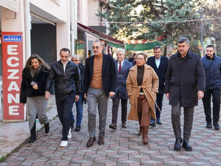 Etimesgut Belediye Başkanı Erdal Beşikcioğlu, belediye hizmetlerinin verimliliğini artırmak, yürütülen