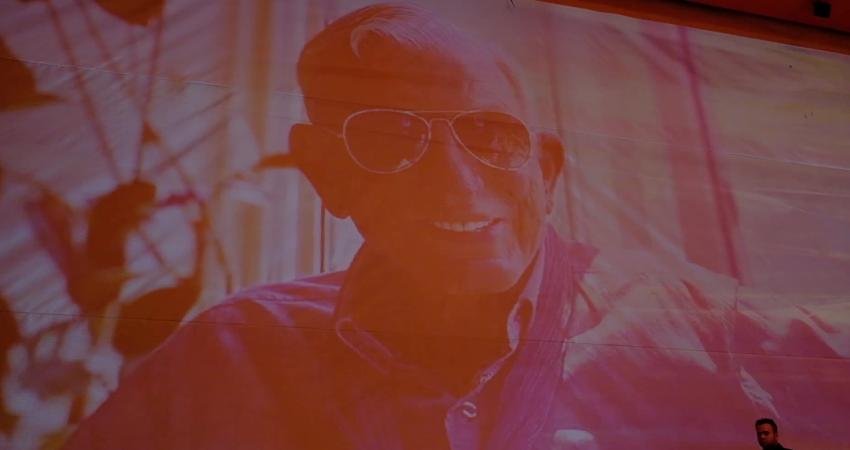 Eskişehir Şehir Tiyatroları’ndan Haldun Dormen anması… Emre Basalak: Bu şehirde birileri seni hiç unutmayacak 97 yaşında hayatını kaybeden sanatçı Haldun Dormen için Eskişehir Şehir