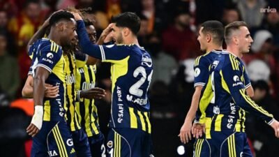 Turkcell Süper Kupa finalinde Fenerbahçe, Galatasaray’ı 2-0 yenerek kupayı müzesine