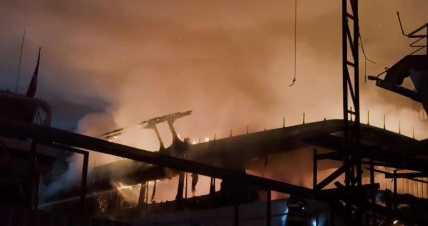 Muğla’nın Fethiye ilçesinde bir tersanede yapımı süren 20 metre uzunluğundaki