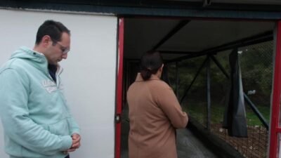 Foça Belediye Başkanı Saniye Bora Fıçı, hayvanseverlerle bir araya geldi.