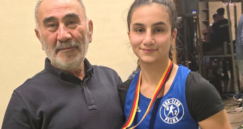 Almanya’nın Peine kentinde yaşayan 13 yaşındaki Kayserili boksör Sude Erak,
