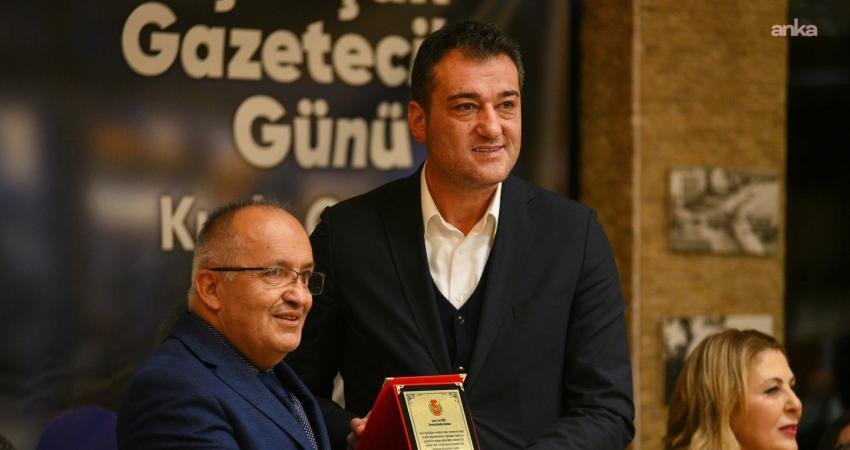 Giresun Belediye Başkanı Köse: “Doğru, dürüst, zamanında ve fayda için yapılan haberin peşinde koşan çalışan gazetecilerimizin her zaman yanındayız” Giresun Belediye Başkanı Fuat Köse ile CHP Giresun Milletvekili Elvan