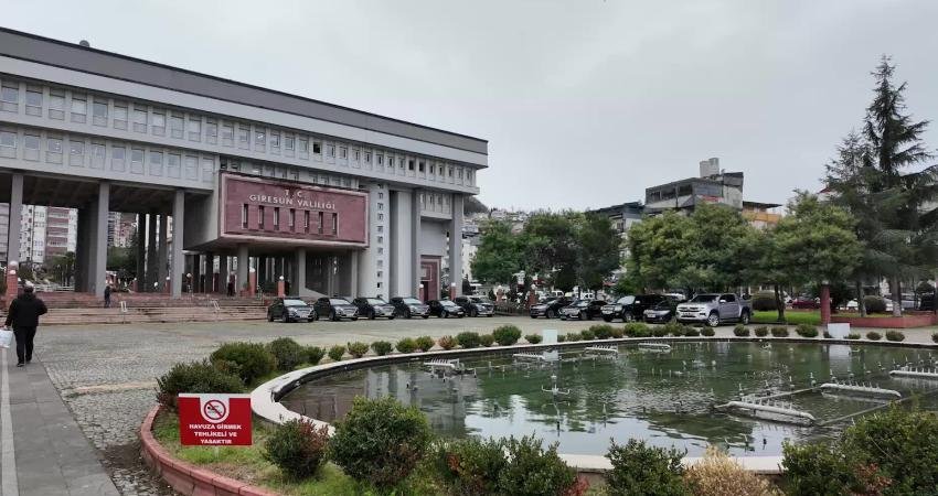 Valiler Kararnamesi ile Ağrı Valiliği'nden Giresun Valiliği'ne atanan Vali Mustafa