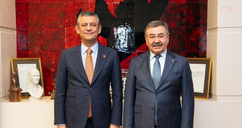 Gölbaşı Belediye Başkanı Yakup Odabaşı, CHP Genel Başkan'ı Özgür Özel'i