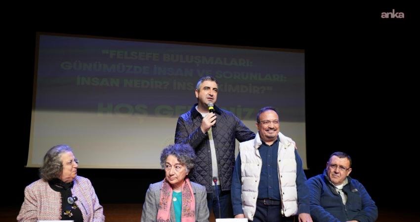 Kartal Belediyesi'nin İBB Bülent Ecevit Kültür Merkezi’nde düzenlediği “Felsefe Buluşmaları: