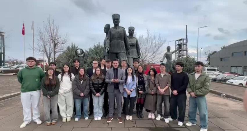 Halkçı Liseliler (Halk-Lis), ilköğretim 1. ve 2. sınıflara verilen karnelerden