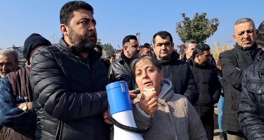 Hatay'ın Defne ilçesi Tavla Mahallesi'nde halk günlerdir yaşanan elektrik kesintisini