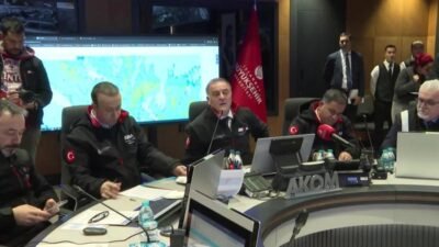 İBB Başkanvekili Nuri Aslan, İstanbul'da etkili olan kar yağışına karşı