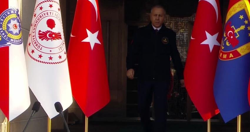 İçişleri Bakanı Ali Yerlikaya, İzmir merkezli 14 ilde düzenlenen Narkokapan-İzmir operasyonu