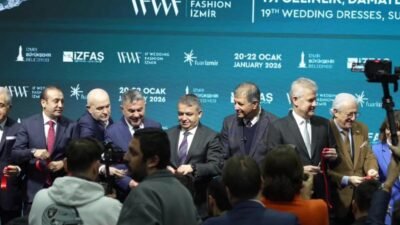 İzmir Büyükşehir Belediyesi ev sahipliğinde, İZFAŞ tarafından Ege Giyim Sanayicileri