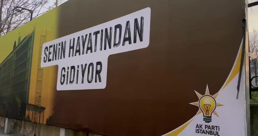CHP'nin tutuklu Cumhurbaşkanı Adayı Ekrem İmamoğlu, AK Parti'ni İstanbul'un çeşitli yerlerine astığı billboardlara